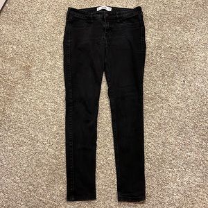 Hollister Super Skinny Black Jeans Size 9 Regular  - Waist 29” - Length 31”